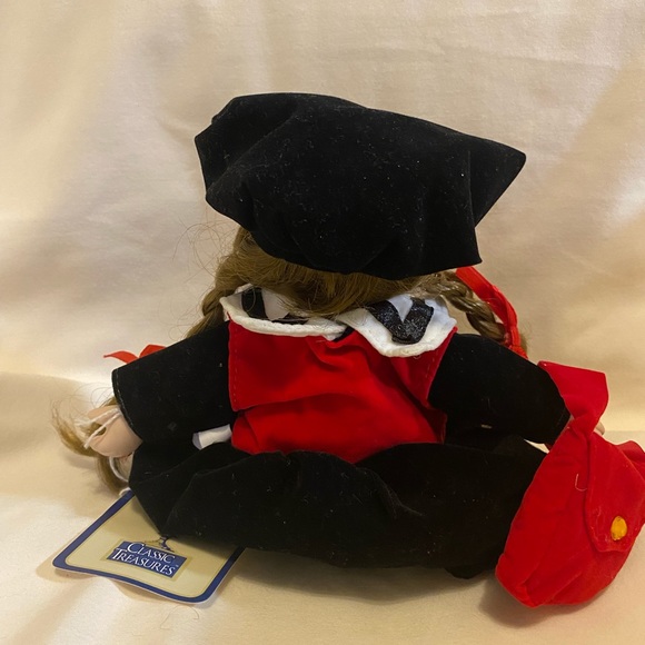 Small Vintage Porcelain Doll - Picture 2 of 3